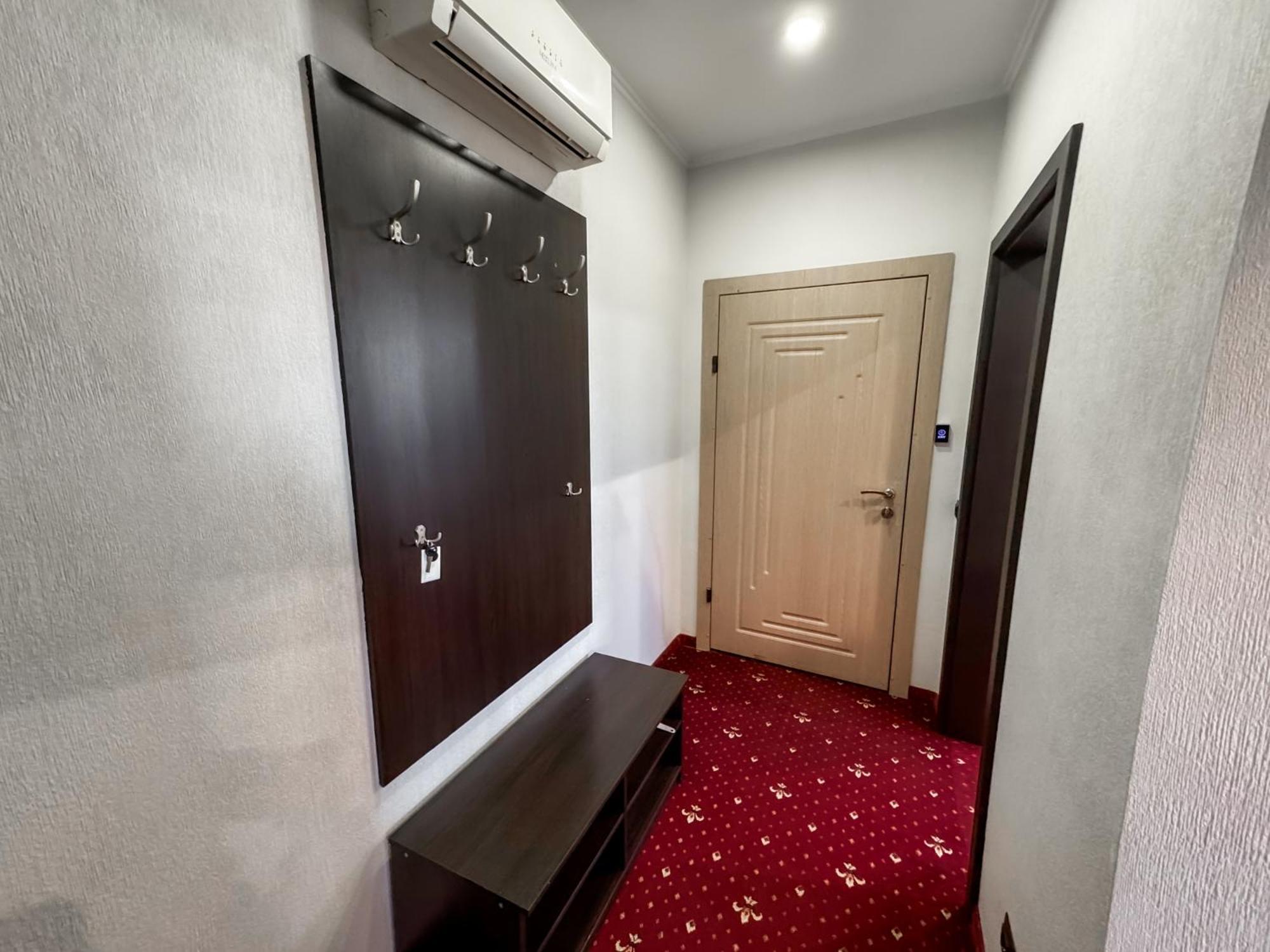 Apartments On Zaliznychna 49 Ivano Frankivsk Bagian luar foto