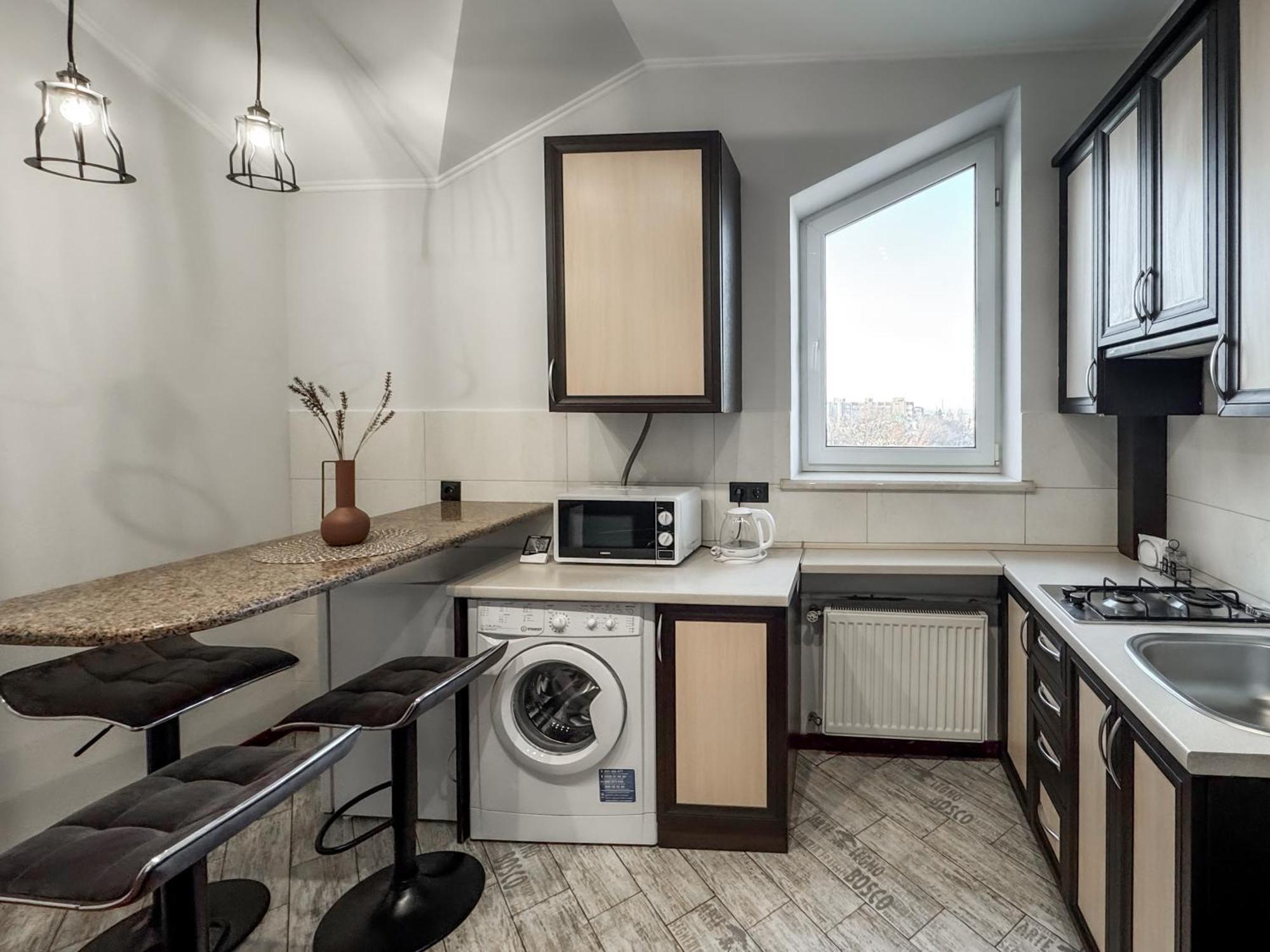 Apartments On Zaliznychna 49 Ivano Frankivsk Bagian luar foto